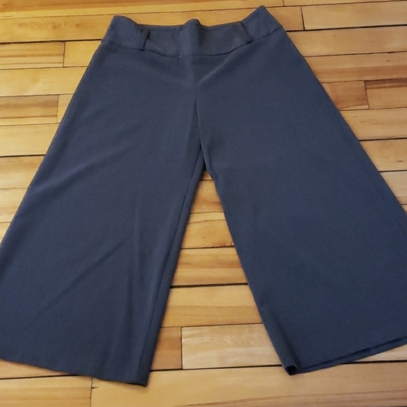 Pants and top outfit bundle - Picture 6 of 11